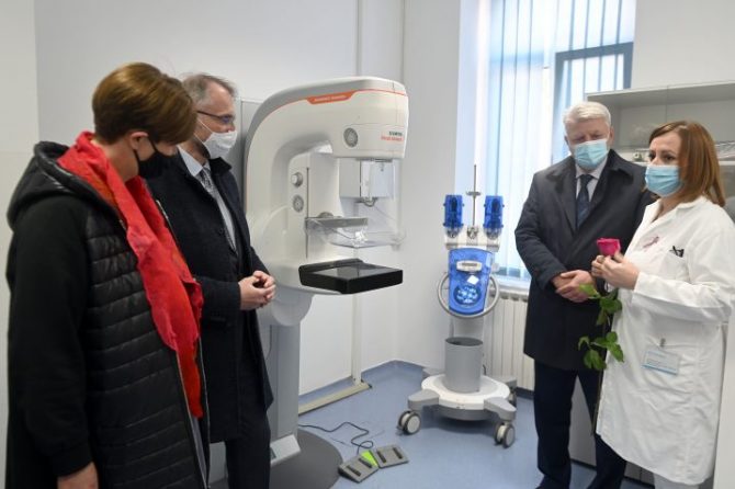Predstavljen novi mamograf u Parku Nikole Hosta 4